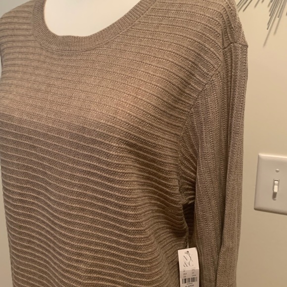 NY & Co Open back Sweater. - Picture 3 of 5